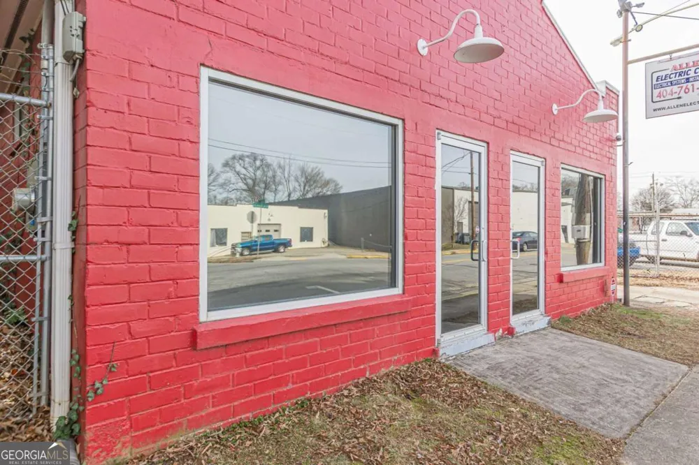 614 King Arnold ST Hapeville, GA 30354