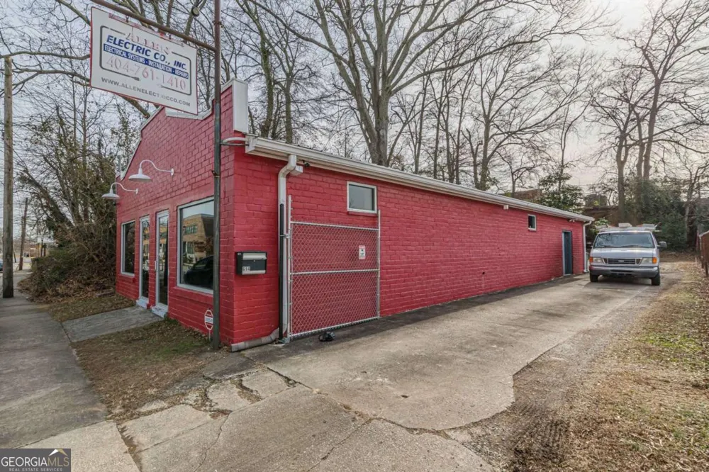 614 King Arnold ST Hapeville, GA 30354