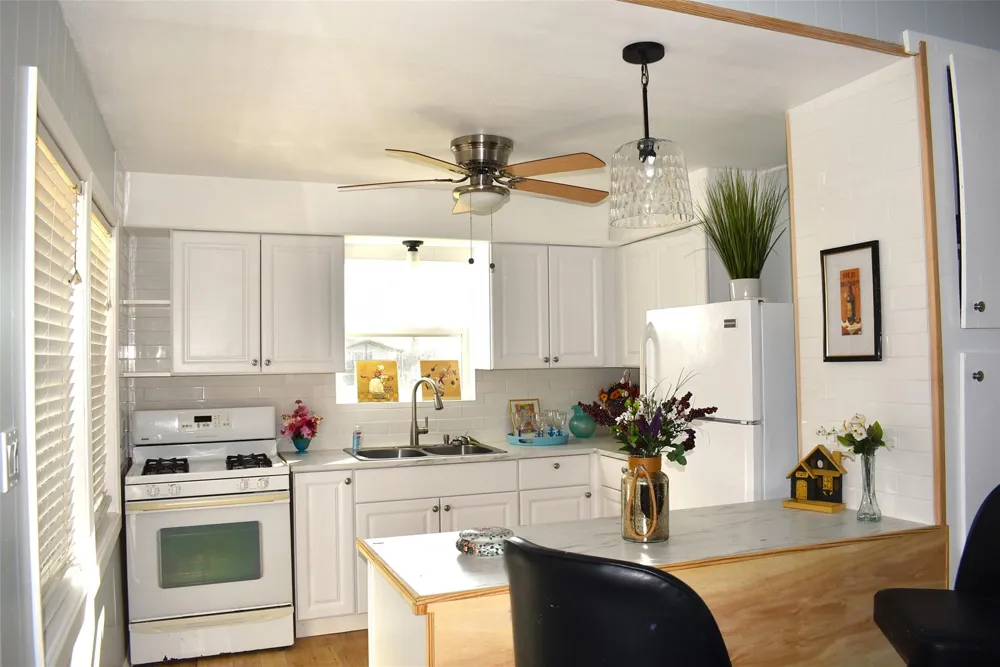373 Neptune Street Sargent, TX 77414