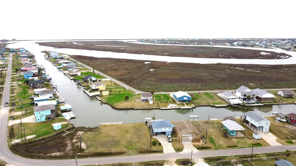 373 Neptune Street Sargent, TX 77414