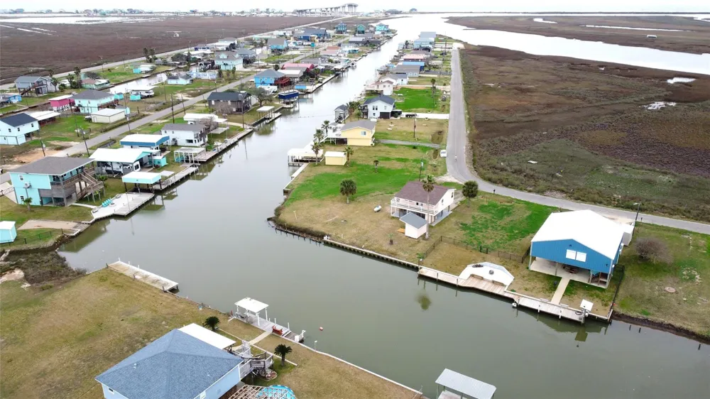 373 Neptune Street Sargent, TX 77414