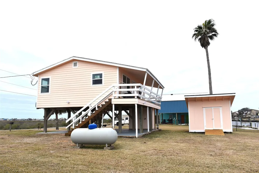 373 Neptune Street Sargent, TX 77414