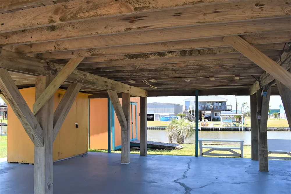 373 Neptune Street Sargent, TX 77414