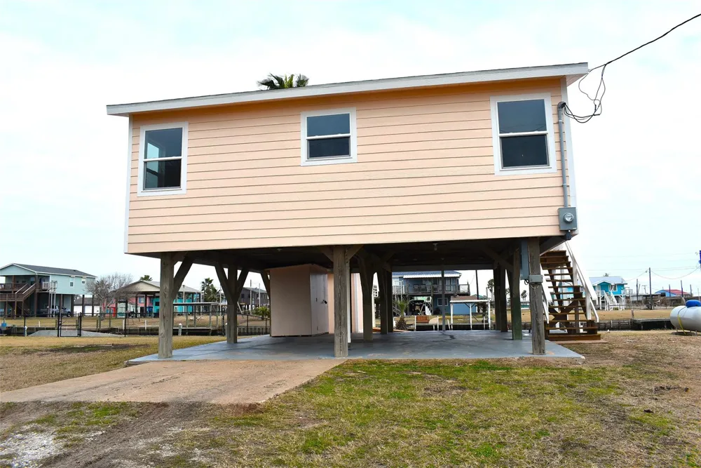 373 Neptune Street Sargent, TX 77414