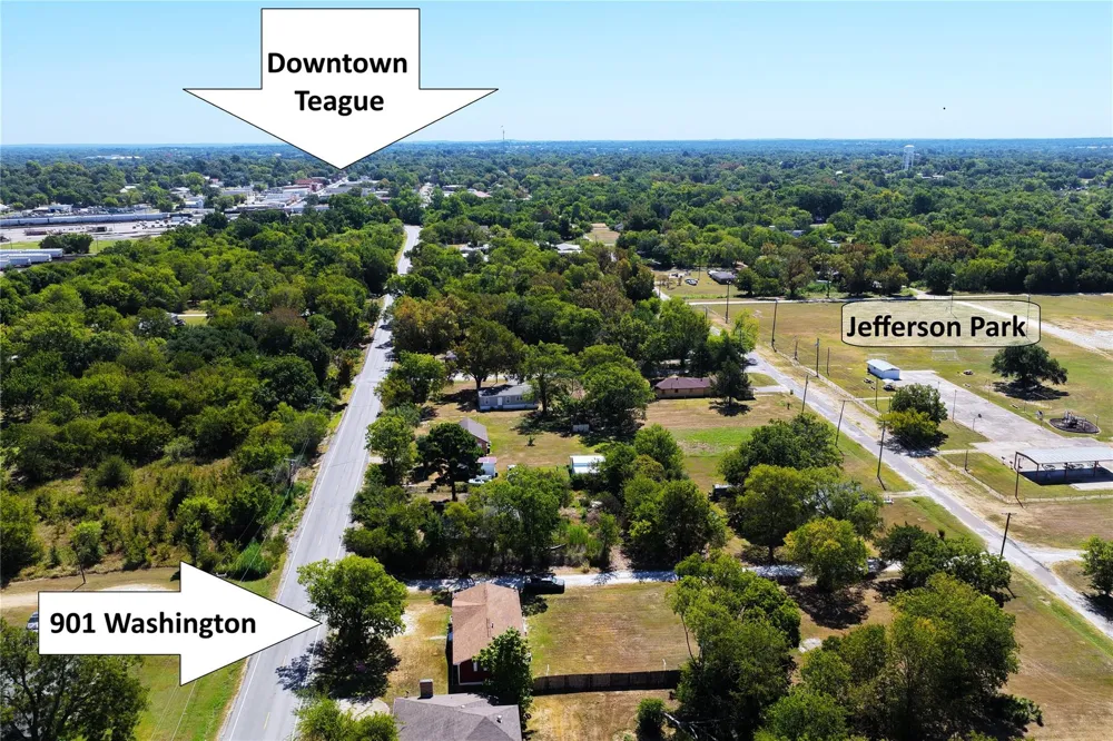 901 Washington Street Teague, TX 75860