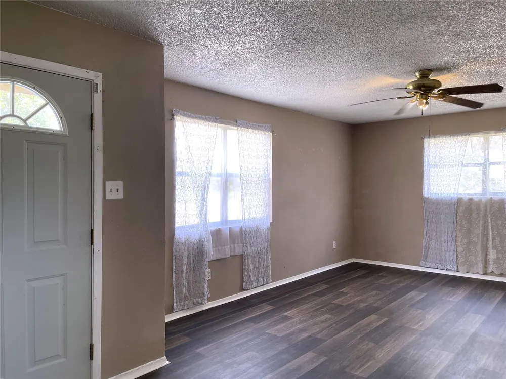 901 Washington Street Teague, TX 75860