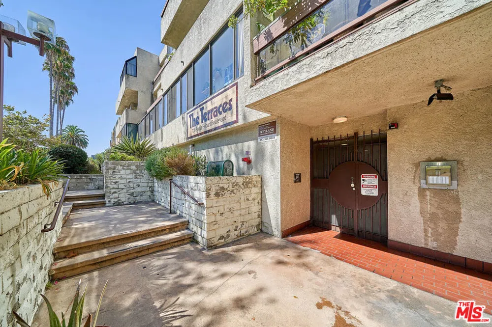 729 S Hobart Boulevard #18 Los Angeles, CA 90005