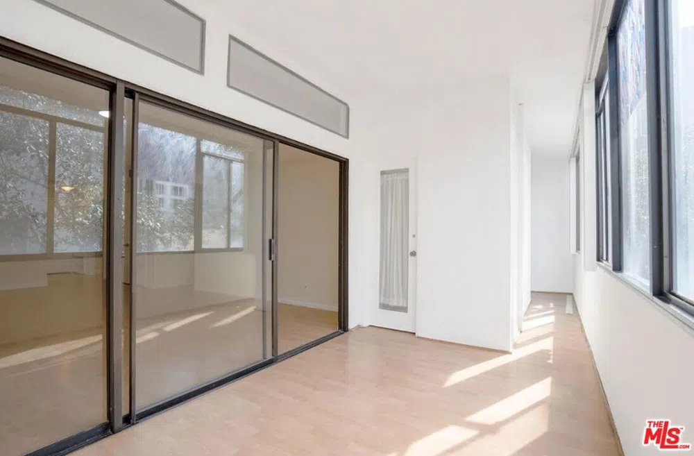 729 S Hobart Boulevard #18 Los Angeles, CA 90005