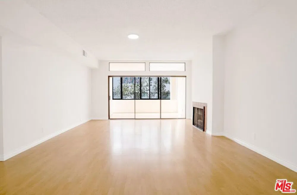 729 S Hobart Boulevard #18 Los Angeles, CA 90005