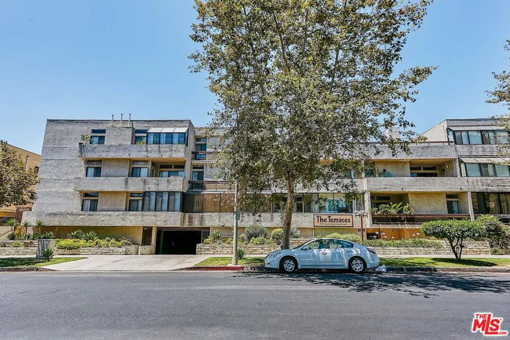729 S Hobart Boulevard #18 Los Angeles, CA 90005