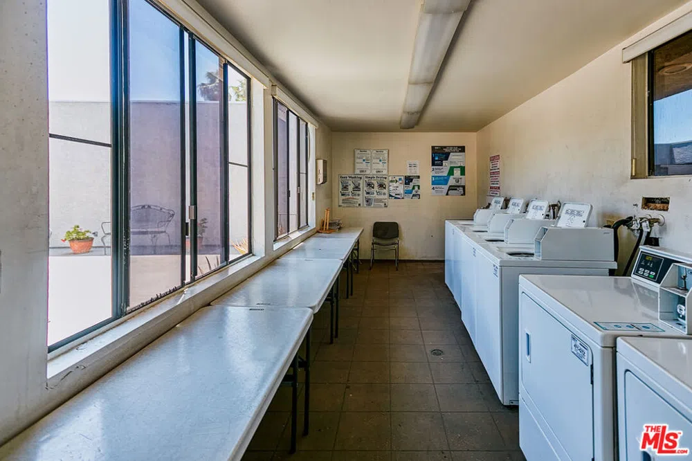 729 S Hobart Boulevard #18 Los Angeles, CA 90005