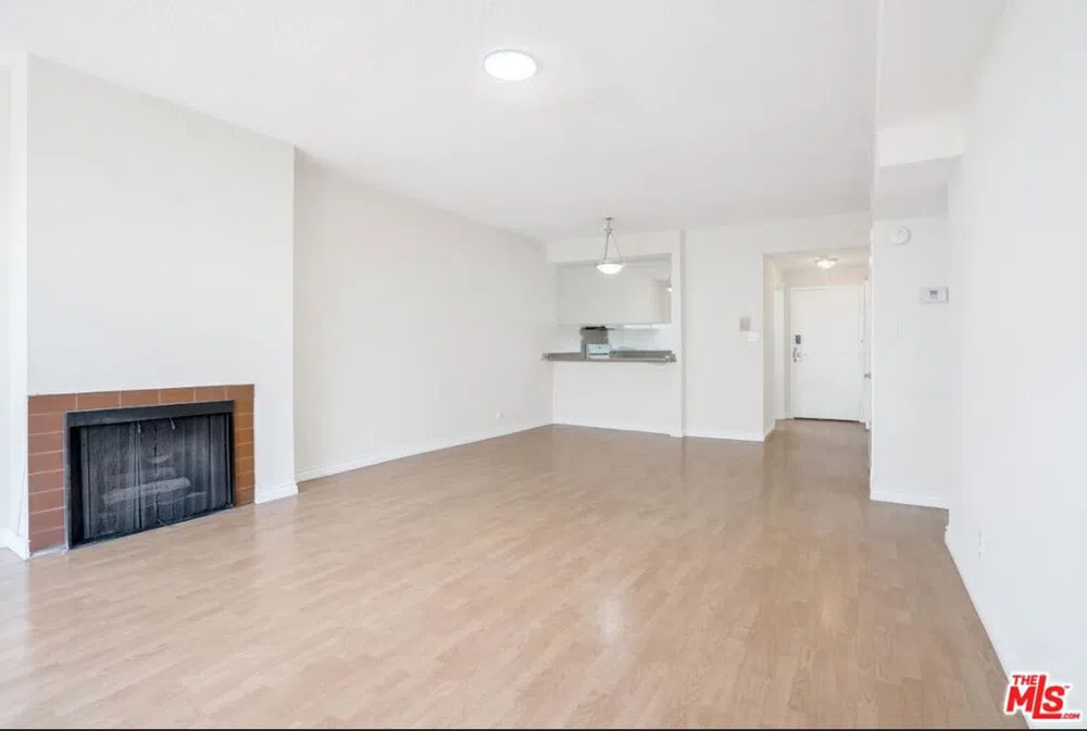 729 S Hobart Boulevard #18 Los Angeles, CA 90005