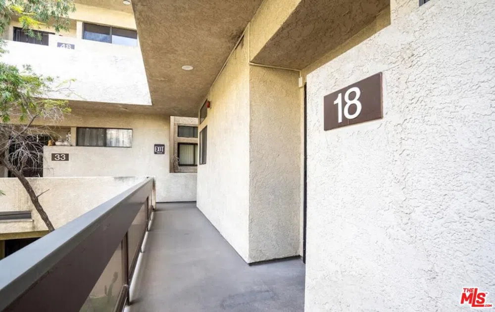 729 S Hobart Boulevard #18 Los Angeles, CA 90005
