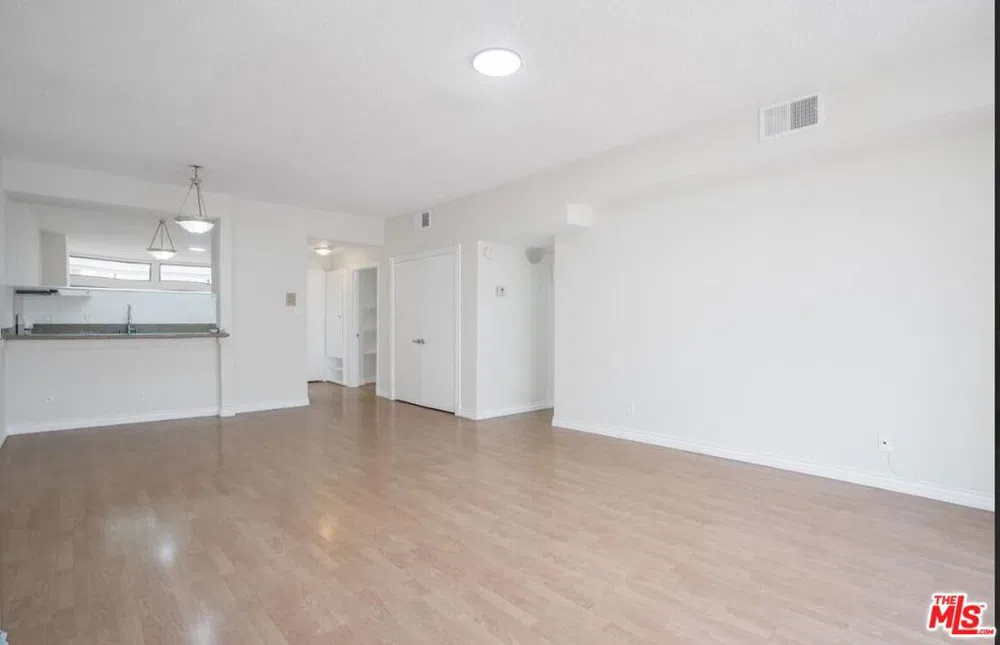 729 S Hobart Boulevard #18 Los Angeles, CA 90005