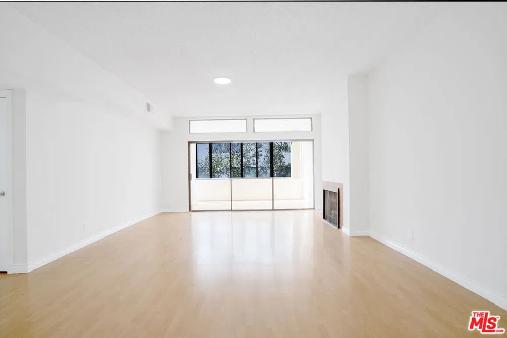 729 S Hobart Boulevard #18 Los Angeles, CA 90005