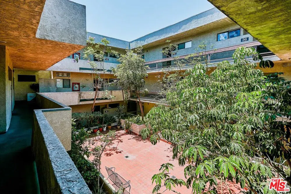 729 S Hobart Boulevard #18 Los Angeles, CA 90005