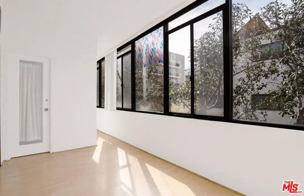 729 S Hobart Boulevard #18 Los Angeles, CA 90005