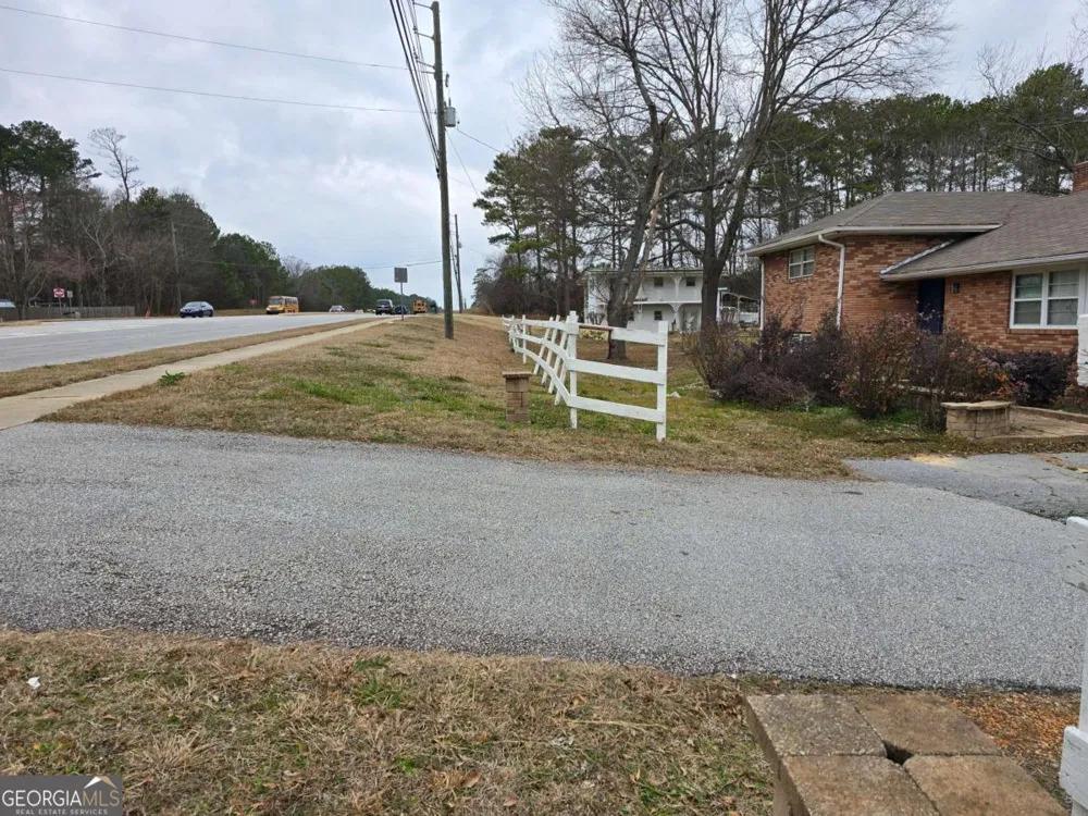 3016 Loganville HWY Loganville, GA 30052
