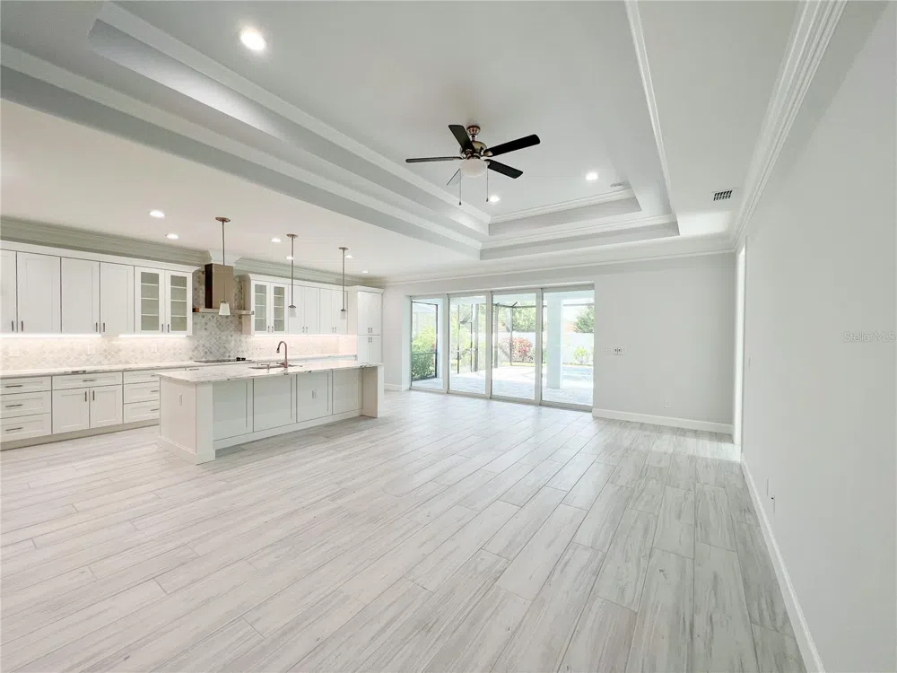 5213 WILLOW LAKE COURT Sarasota, FL 34233