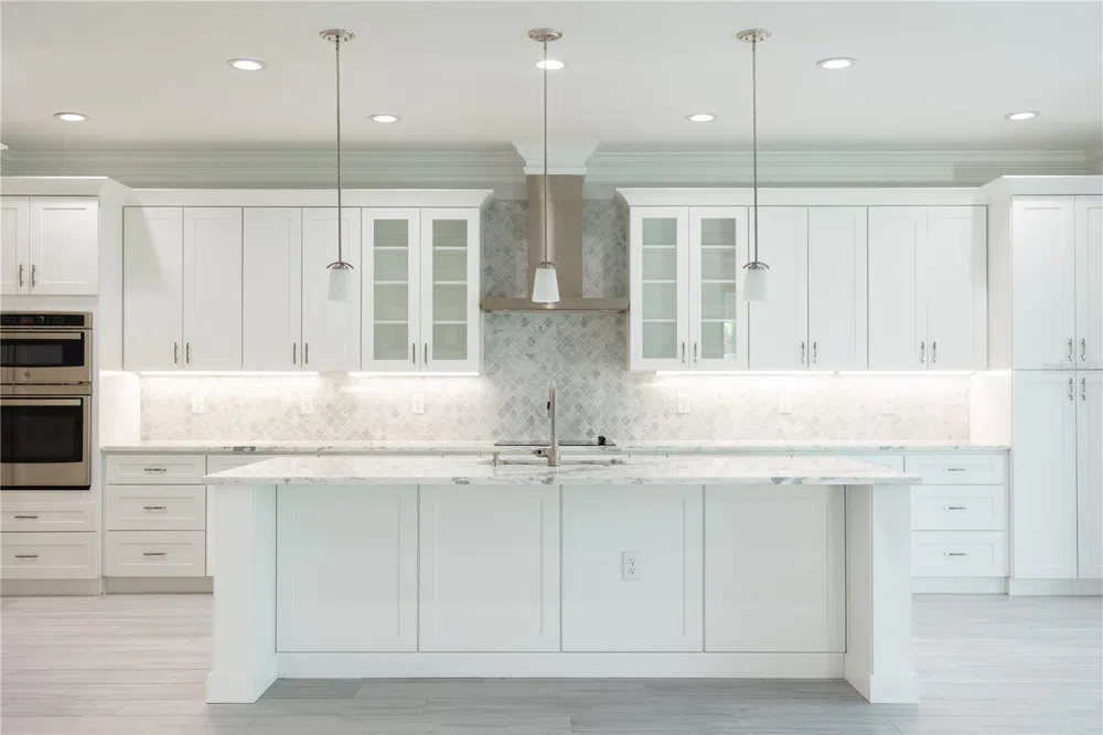 5213 WILLOW LAKE COURT Sarasota, FL 34233