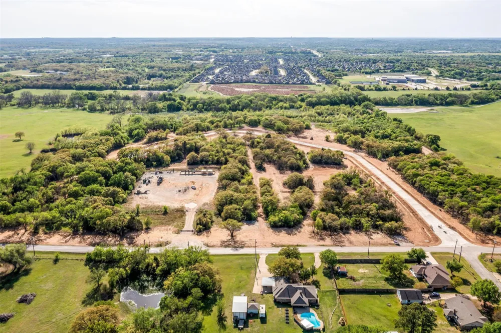 1617 Private Access 60200 Burleson, TX 76028