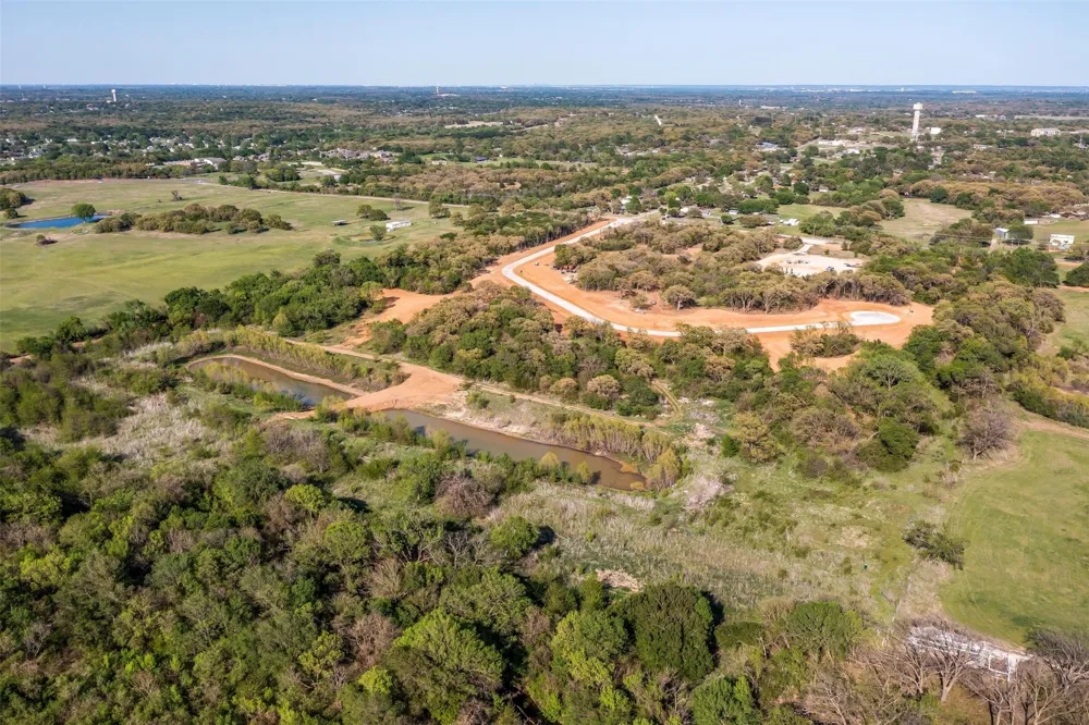 1617 Private Access 60200 Burleson, TX 76028