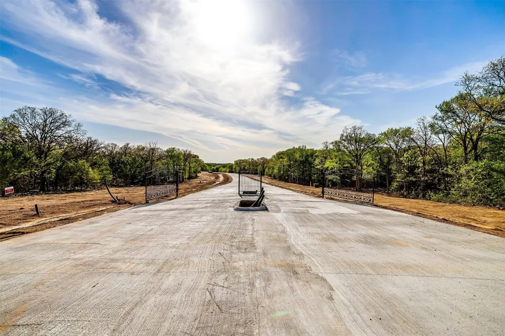 1617 Private Access 60200 Burleson, TX 76028