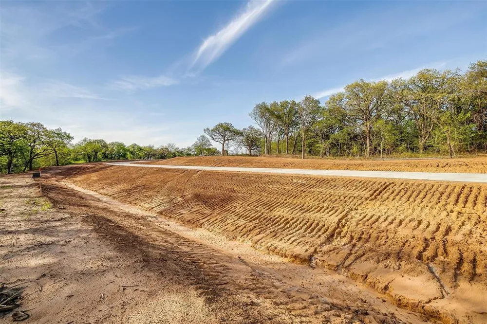 1649 Private Access 60200 Burleson, TX 76028