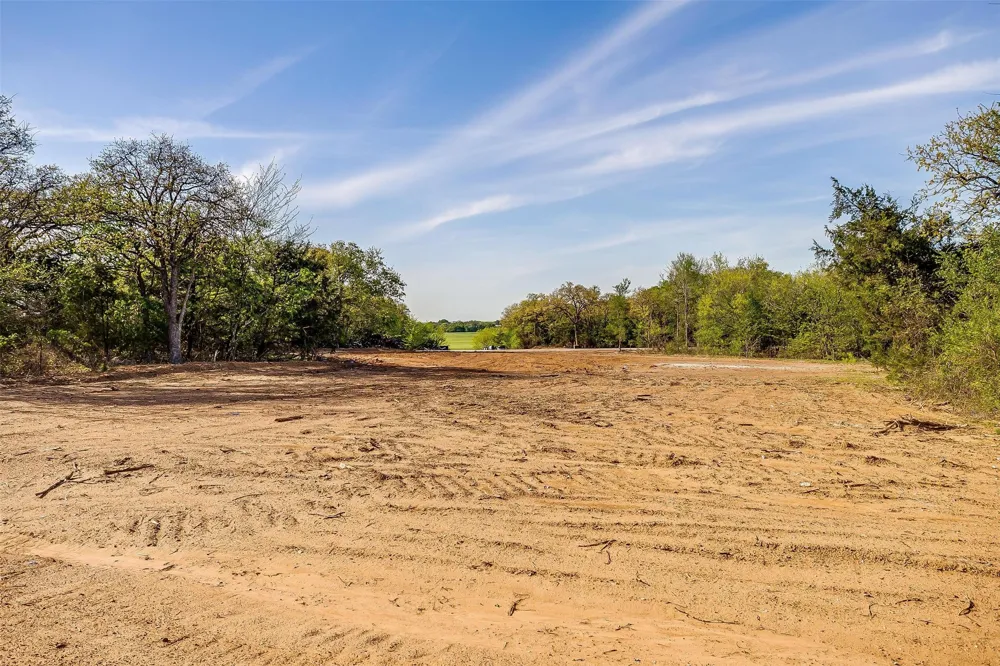 1641 Private Access 60200 Burleson, TX 76028
