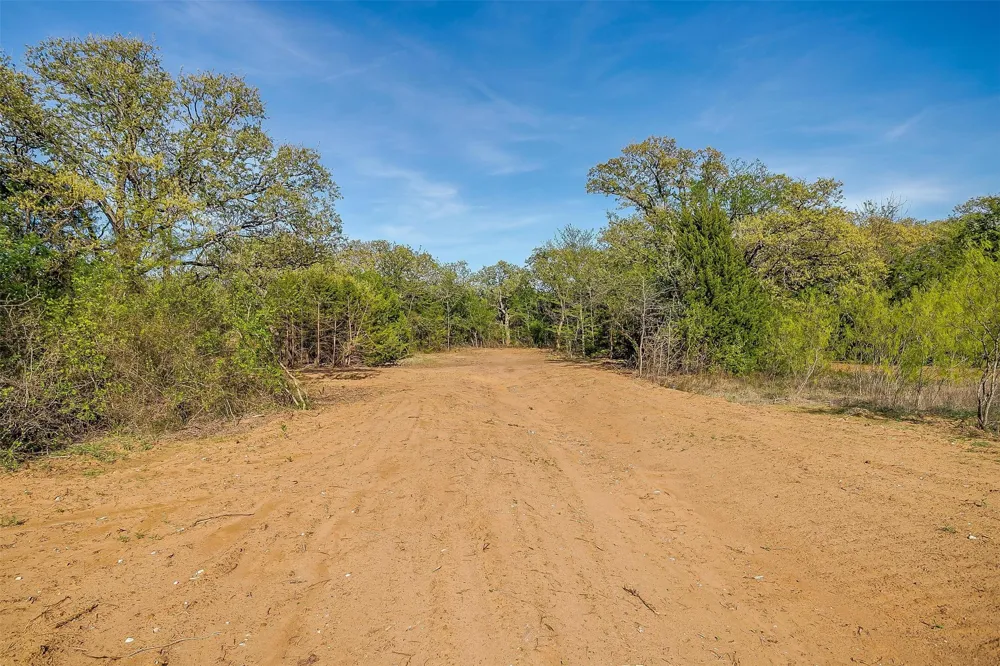 1641 Private Access 60200 Burleson, TX 76028