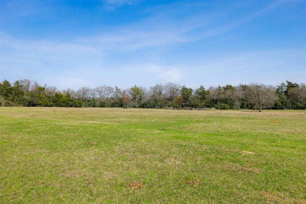 6804 County Road 126 Caldwell, TX 77836