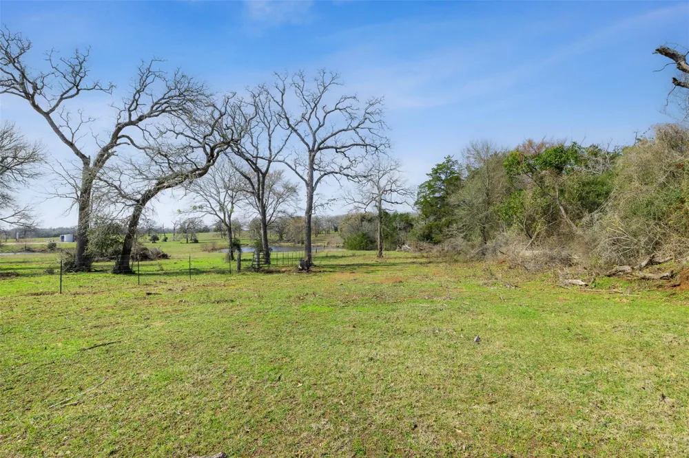 6804 County Road 126 Caldwell, TX 77836