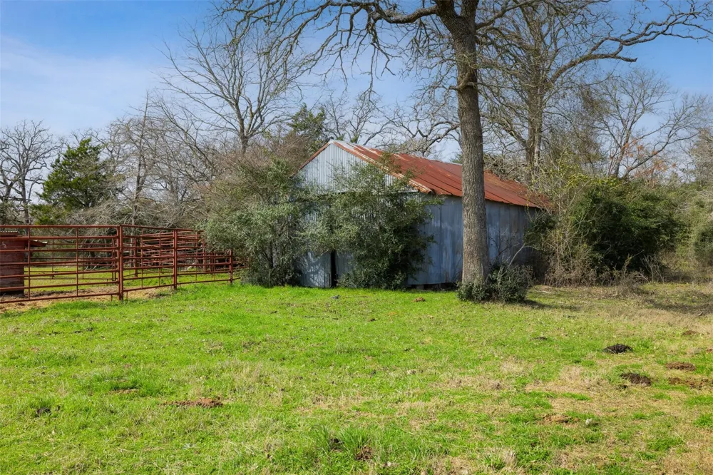 6804 County Road 126 Caldwell, TX 77836