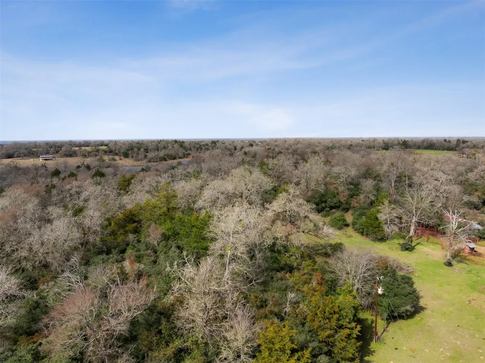 6804 County Road 126 Caldwell, TX 77836