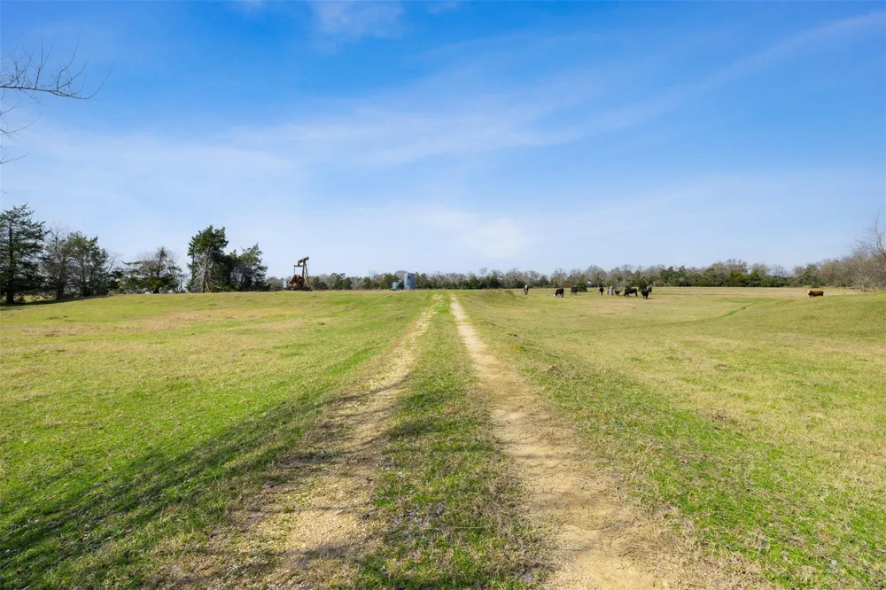 6804 County Road 126 Caldwell, TX 77836