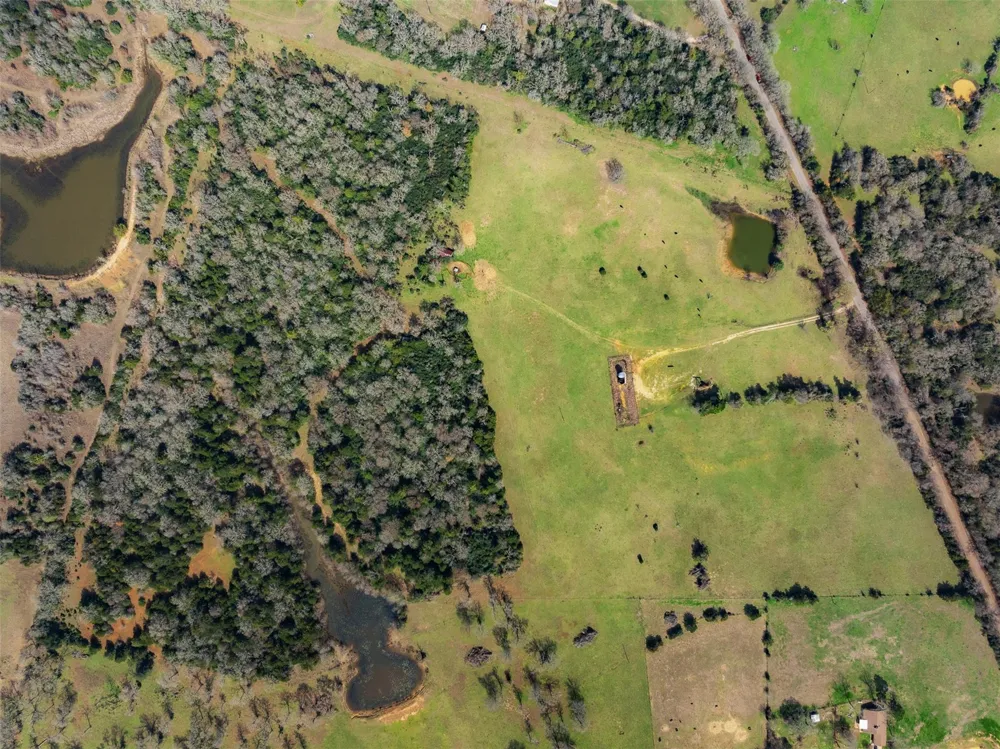 6804 County Road 126 Caldwell, TX 77836