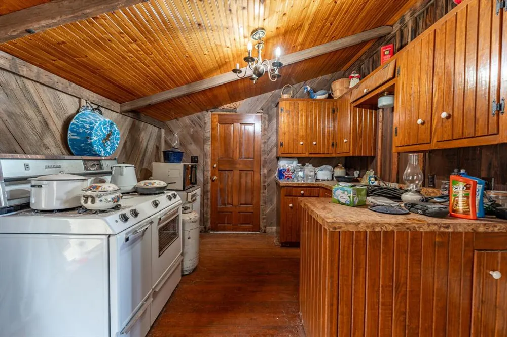14459 County Road 107 Mingus, TX 76463