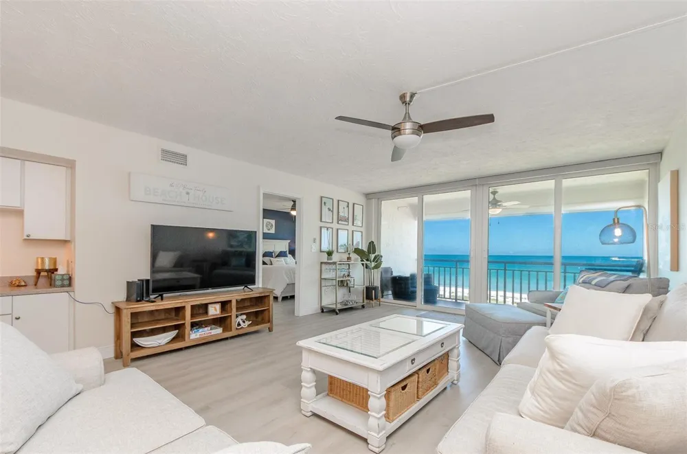 2900 GULF BOULEVARD #204 Belleair Beach, FL 33786