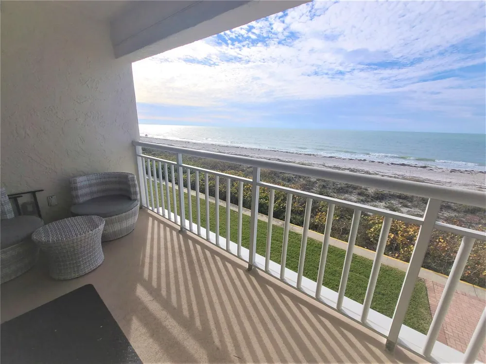 2900 GULF BOULEVARD #204 Belleair Beach, FL 33786