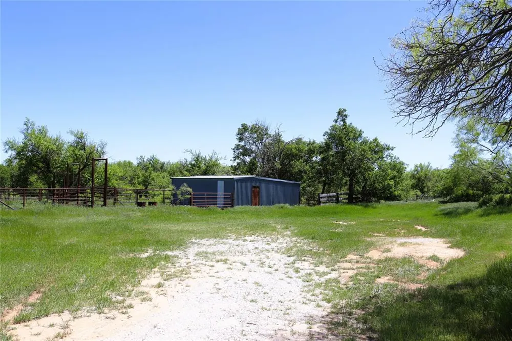 10543 Old Joy Shannon Road Henrietta, TX 76365