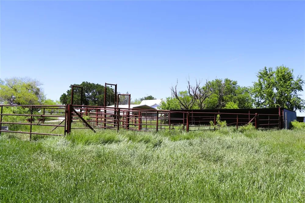 10543 Old Joy Shannon Road Henrietta, TX 76365
