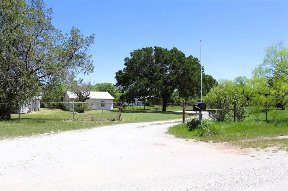 10543 Old Joy Shannon Road Henrietta, TX 76365