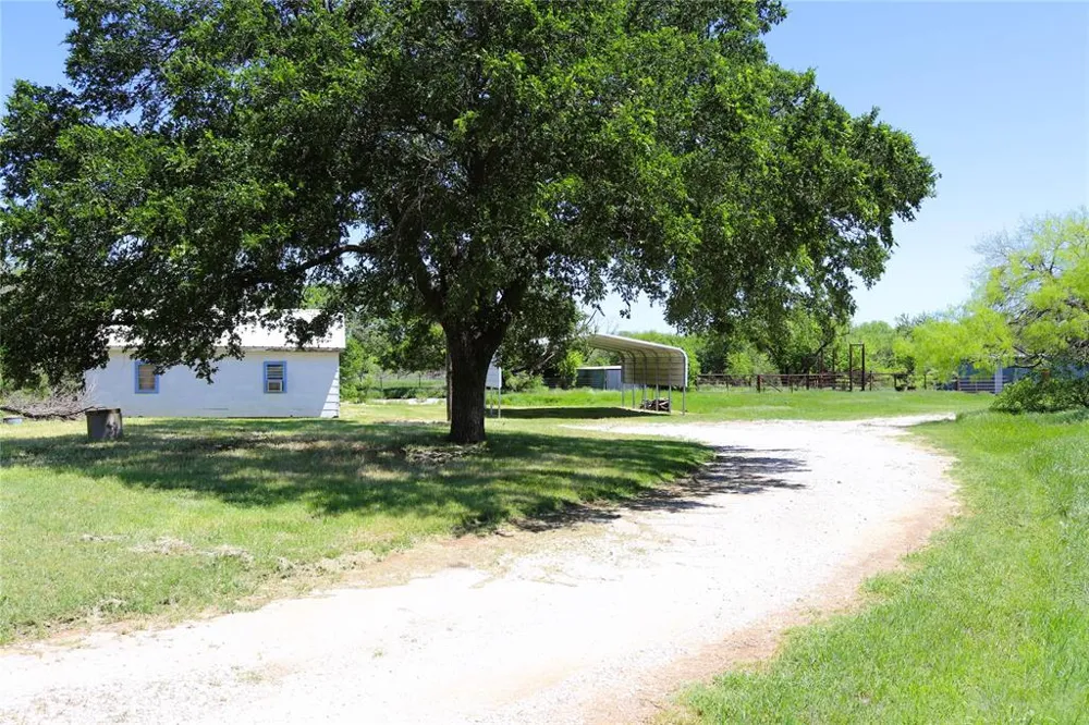 10543 Old Joy Shannon Road Henrietta, TX 76365