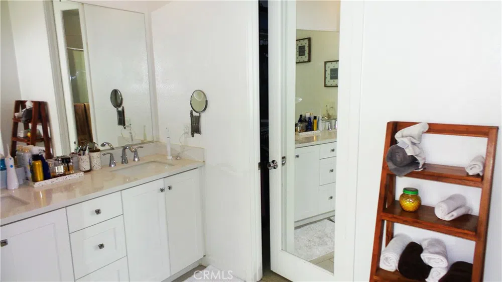 26976 Prospector Road #201 Valencia, CA 91381