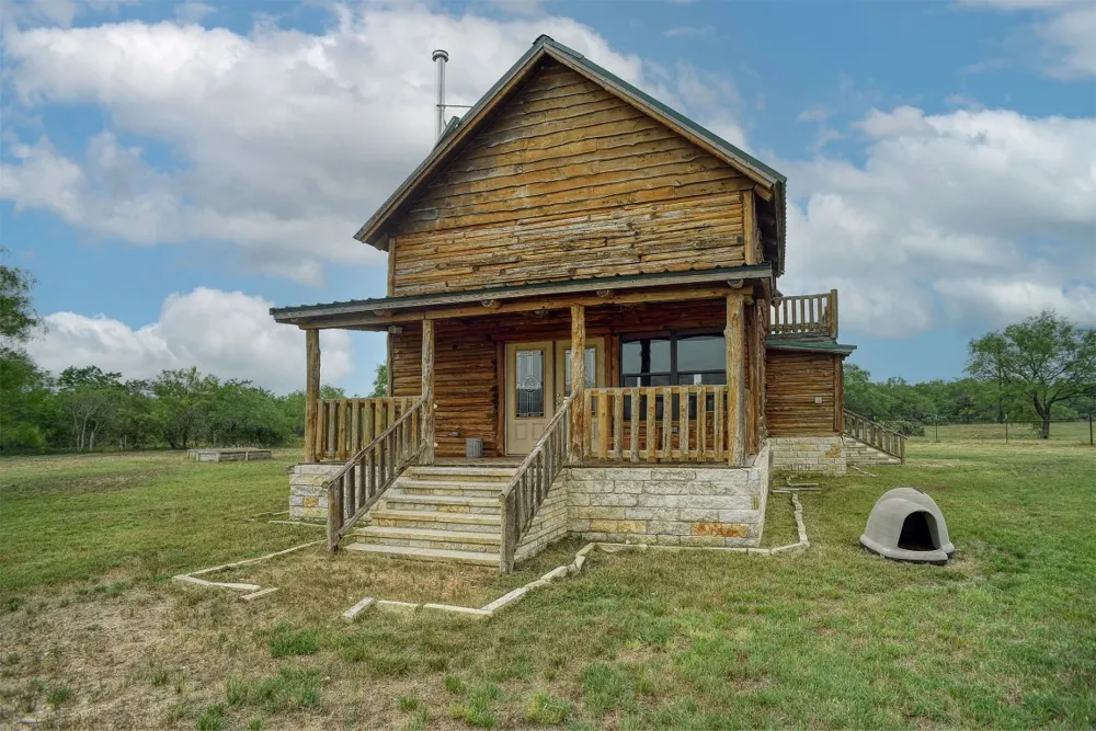 323 CR 446 Gonzales, TX 78629