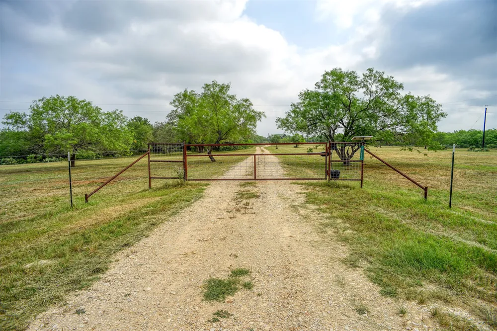 323 CR 446 Gonzales, TX 78629