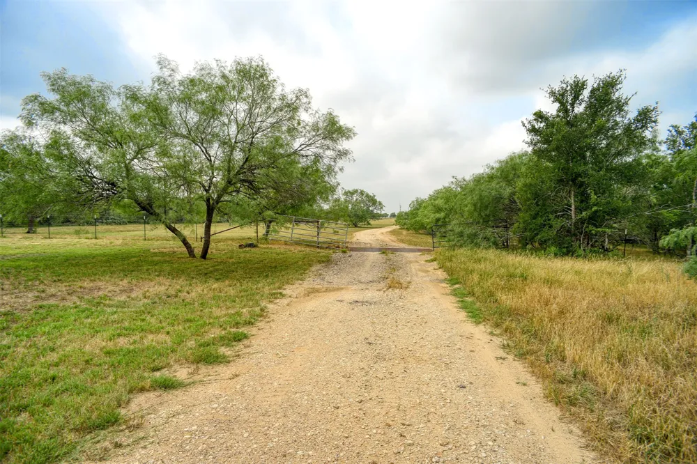 323 CR 446 Gonzales, TX 78629