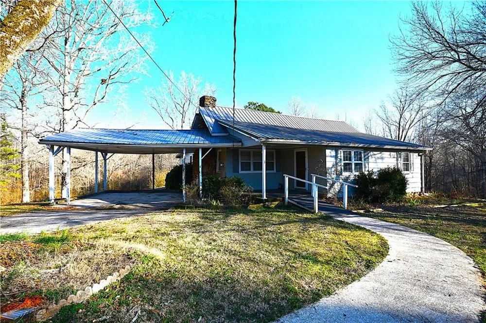 2977 Georgia Highway 120 Tallapoosa, GA 30176