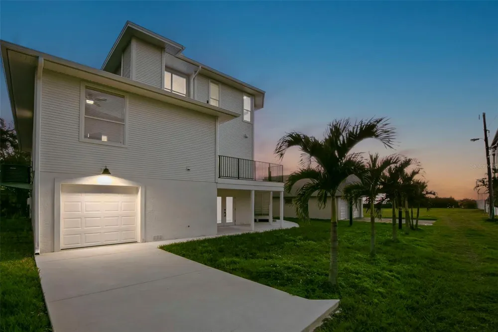 606 INDIANA AVENUE Crystal Beach, FL 34681