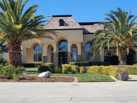 3715 W Ave M 11
